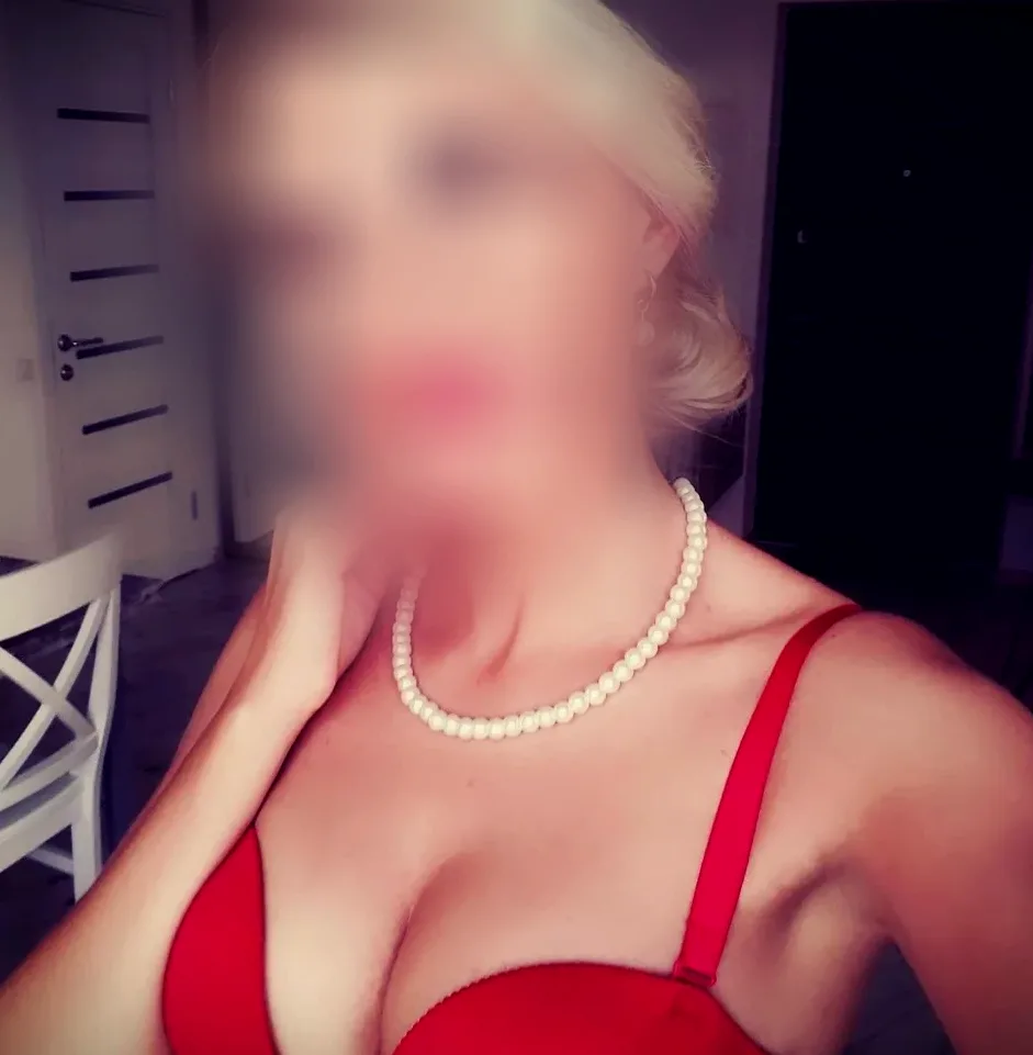 Nawal, 36 años